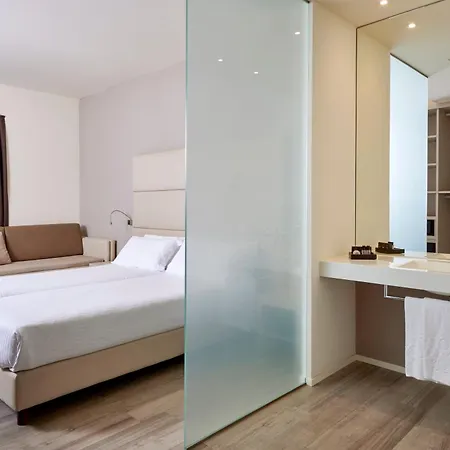 Royal Village 호텔 4*