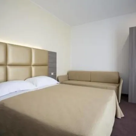 Royal Village 4*