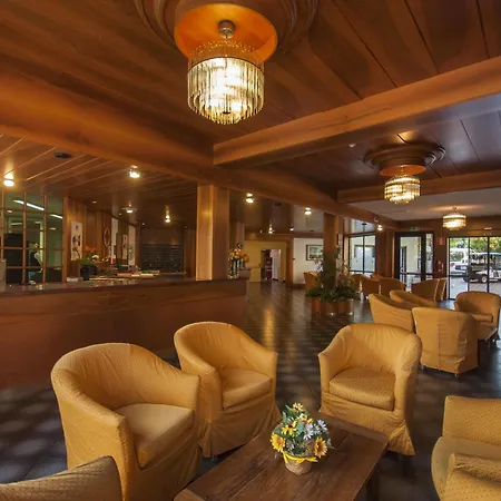 Royal Village Отель 4*
