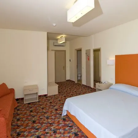 Отель Royal Village 4*